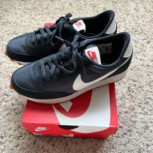 Nike day break size 6.5